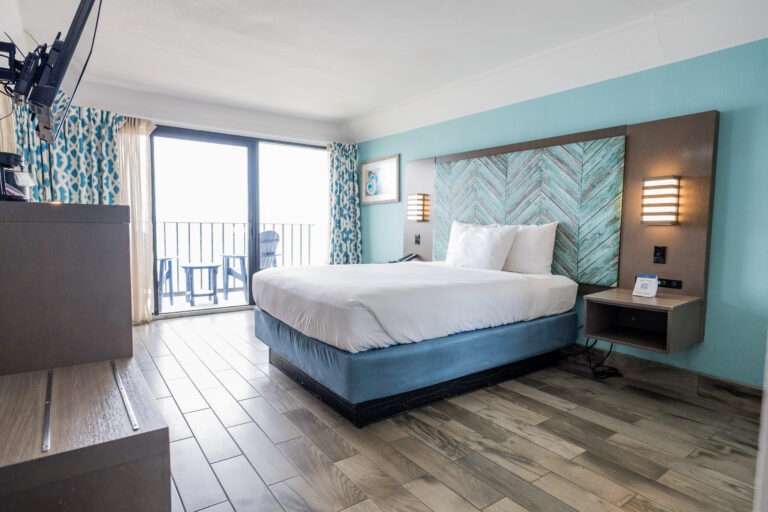 Oceanfront Queen ADA