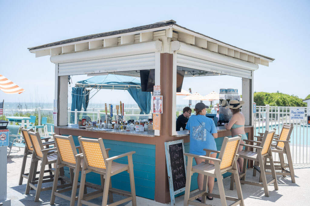 Stingers Surfside Bar